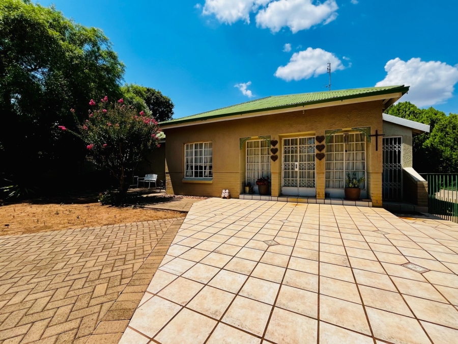 3 Bedroom Property for Sale in Dan Pienaar Free State